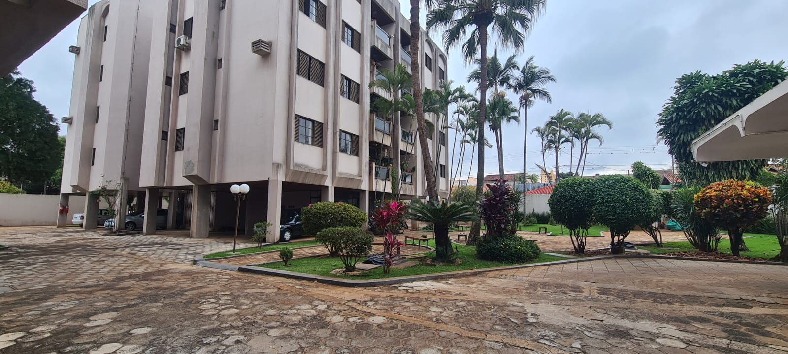 foto do anúncio Apartamento central com 2 suítes - reformado